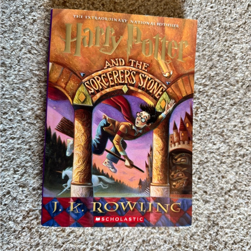 Scholastic Harry Potter and the Sorcerer's Stone - Red, Purple, Gold